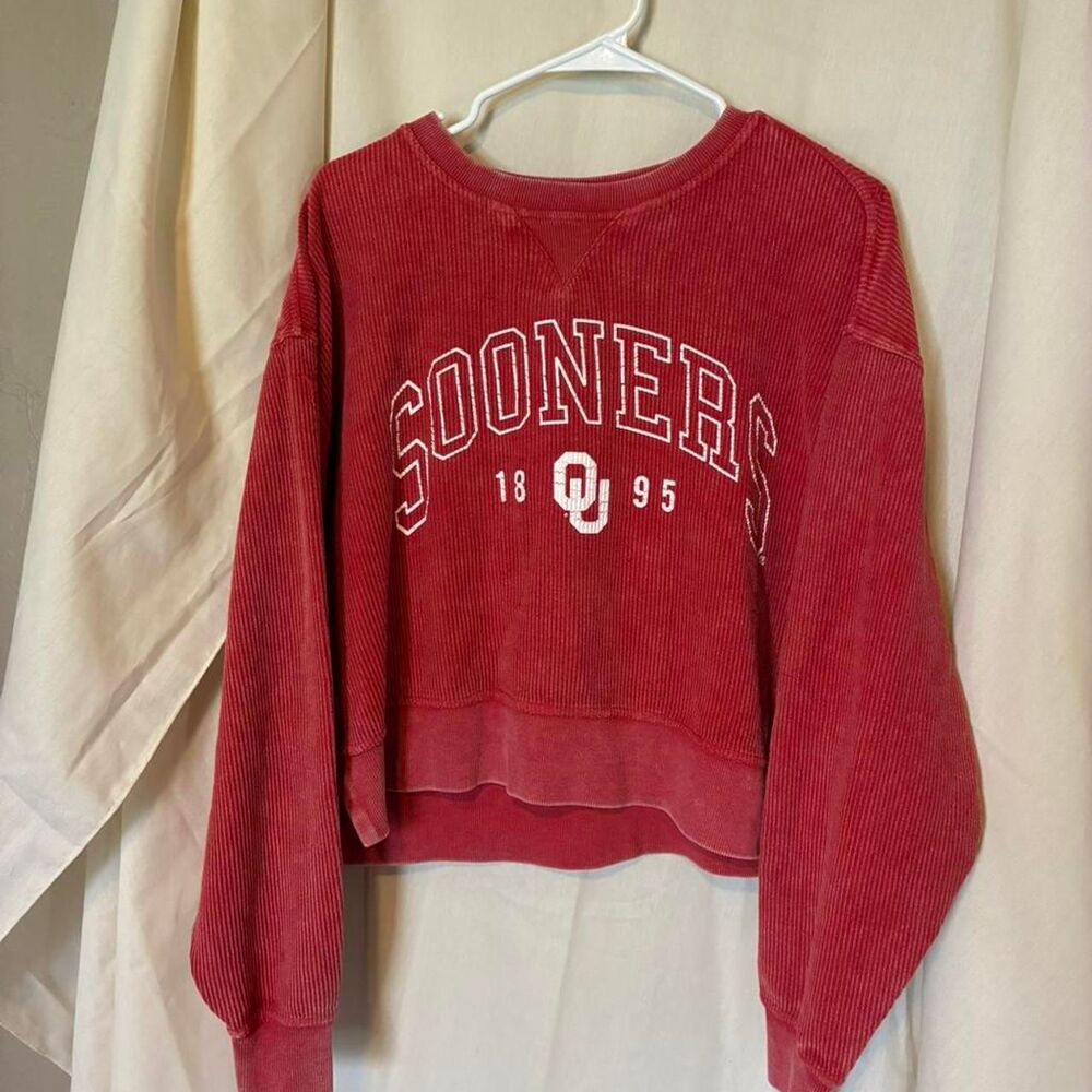 Unbranded Women's Red and Burgundy Sweatshirt